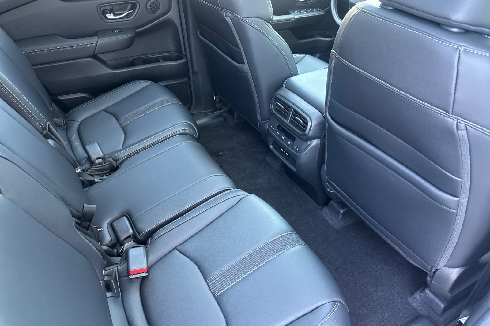 Used 2024 Honda Pilot Touring image 19