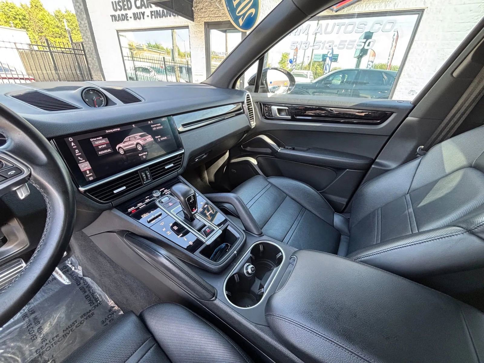 Used 2019 Porsche Cayenne S image 31