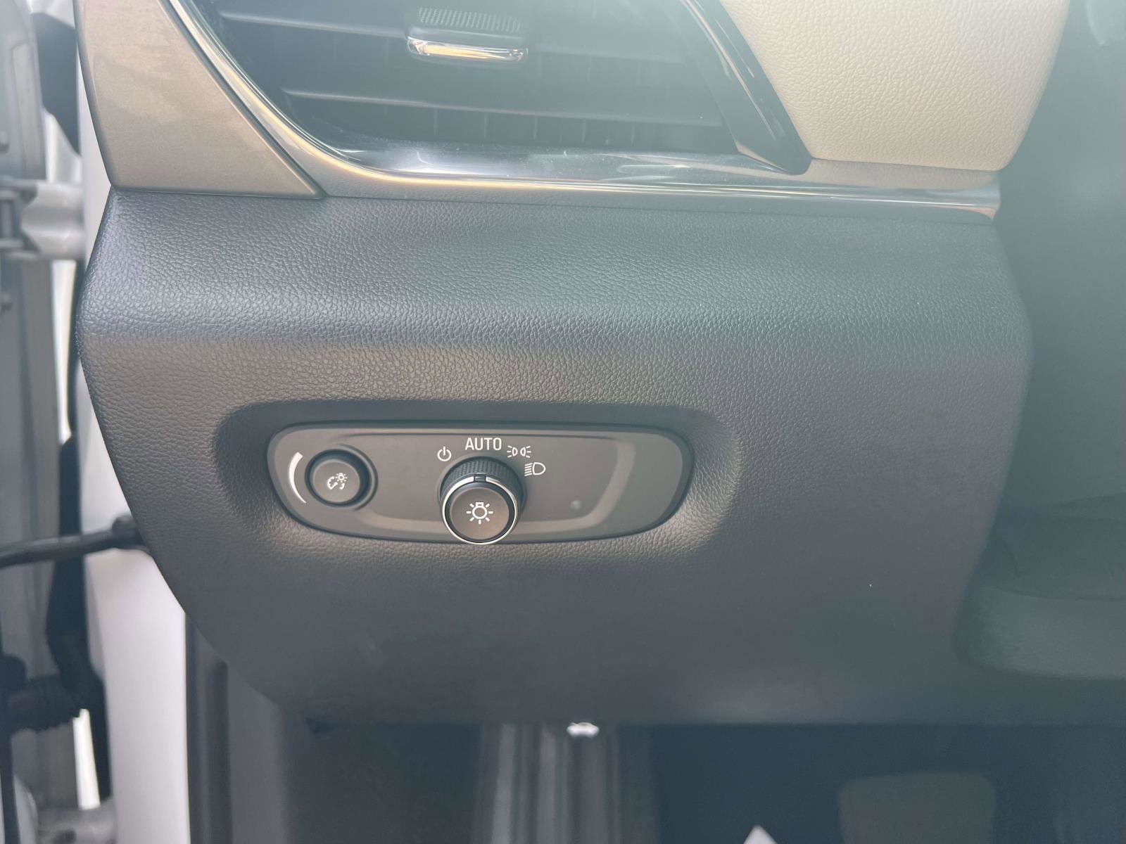 Used 2023 Chevrolet Traverse LS image 22