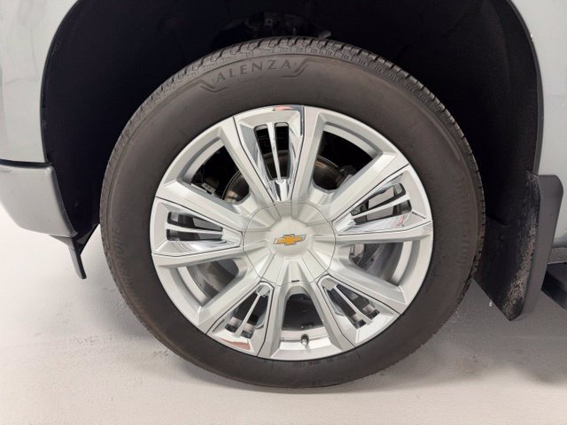 Certified 2023 Chevrolet Silverado 1500 High Country w/ High Country Premium Package AWD/4WD image 17