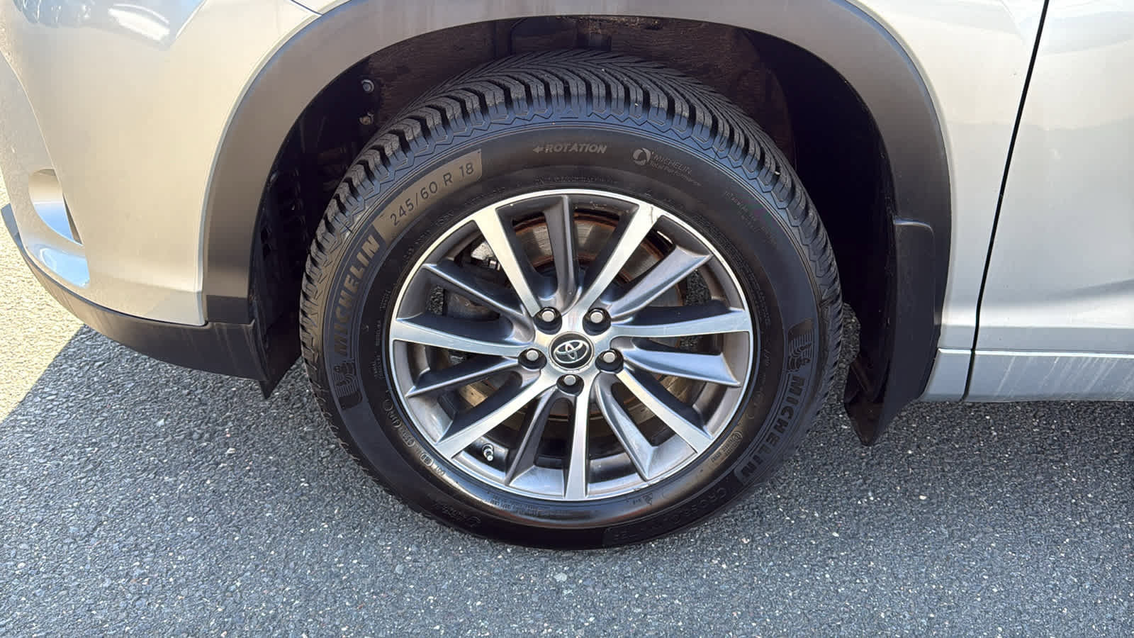 Used 2018 Toyota Highlander XLE image 10