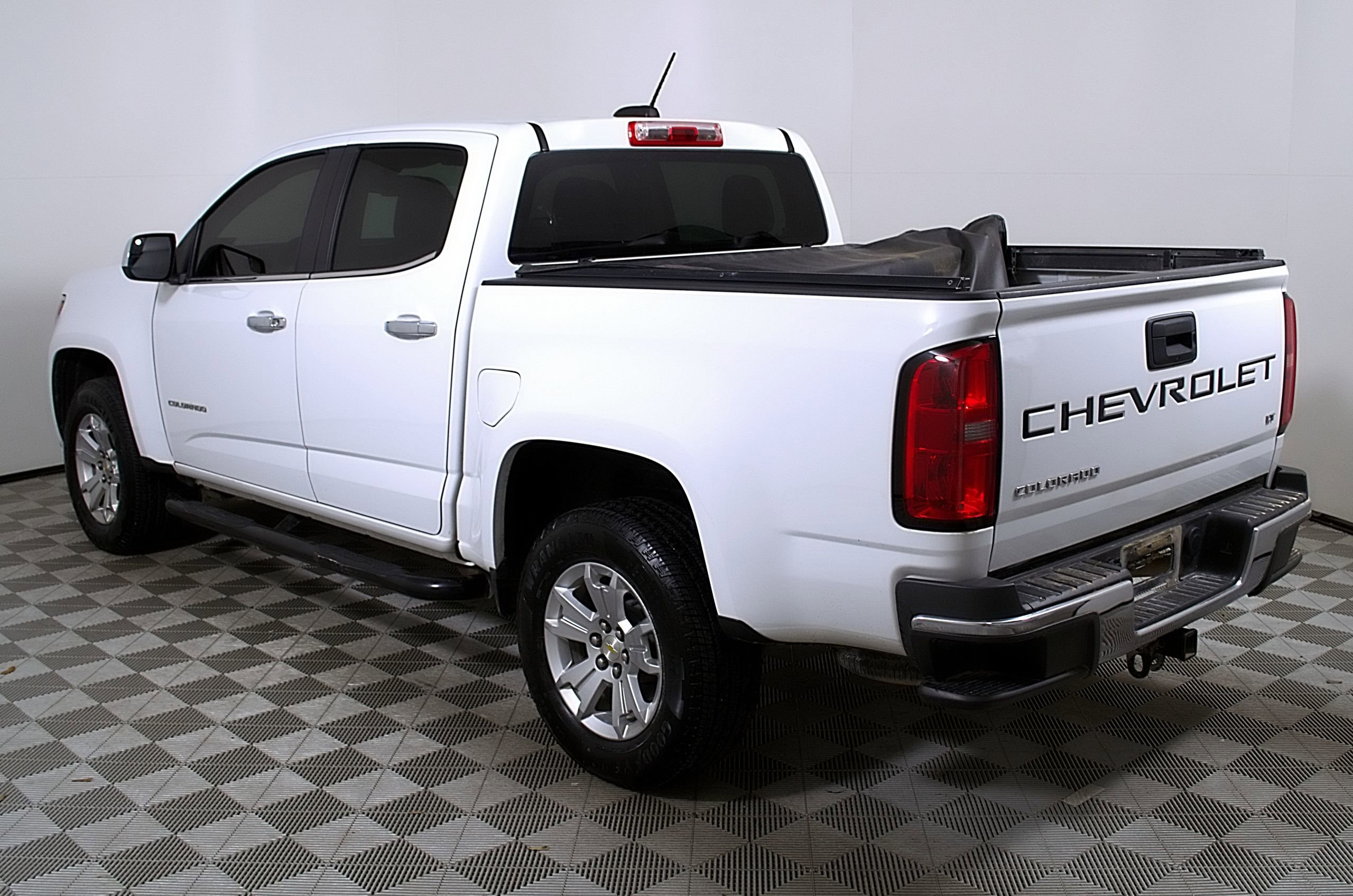 Used 2022 Chevrolet Colorado LT w/ Chrome Appearance Package image 10
