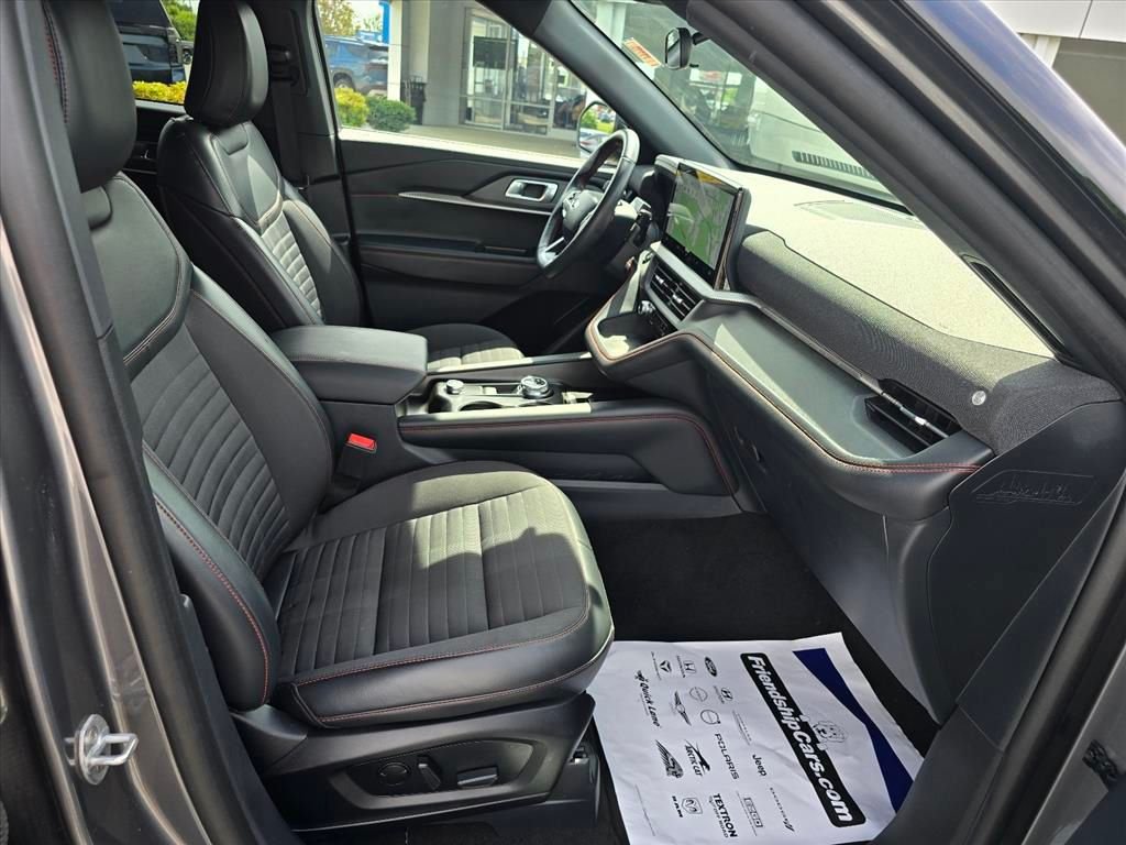 Used 2025 Ford Explorer ST-Line AWD/4WD image 16