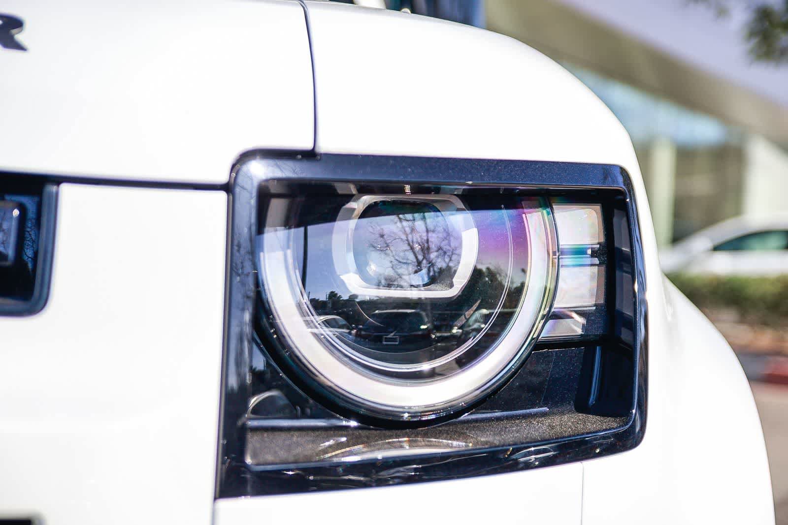 New 2026 Land Rover Defender 110 X-Dynamic SE image 10