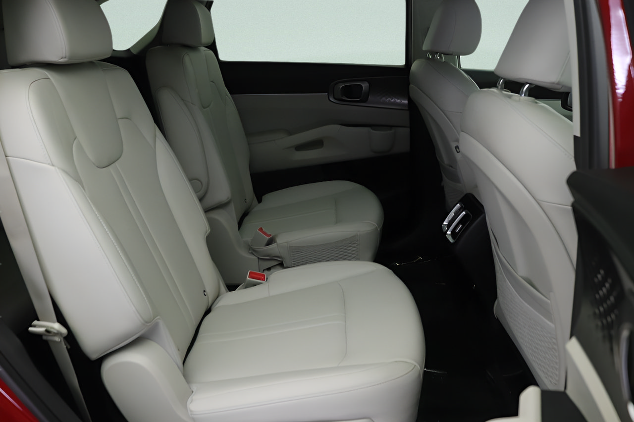 Used 2023 Kia Sorento EX FWD image 28