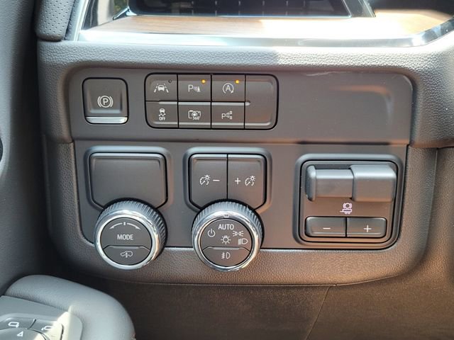 New 2025 Chevrolet Suburban High Country image 27