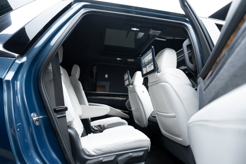 Used 2025 Cadillac Escalade Premium Luxury Platinum AWD/4WD image 43