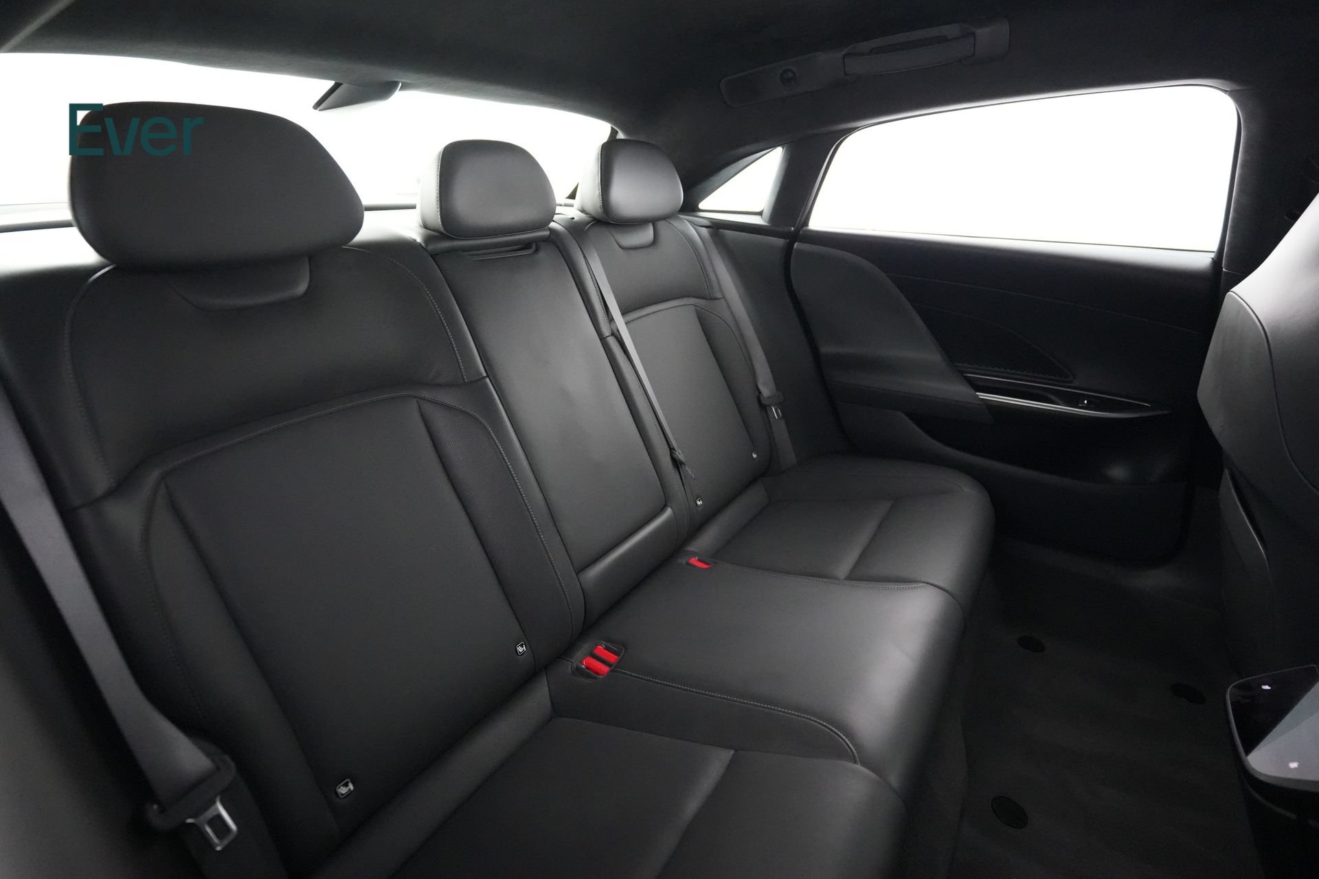 Used 2023 Lucid Air Pure RWD image 5