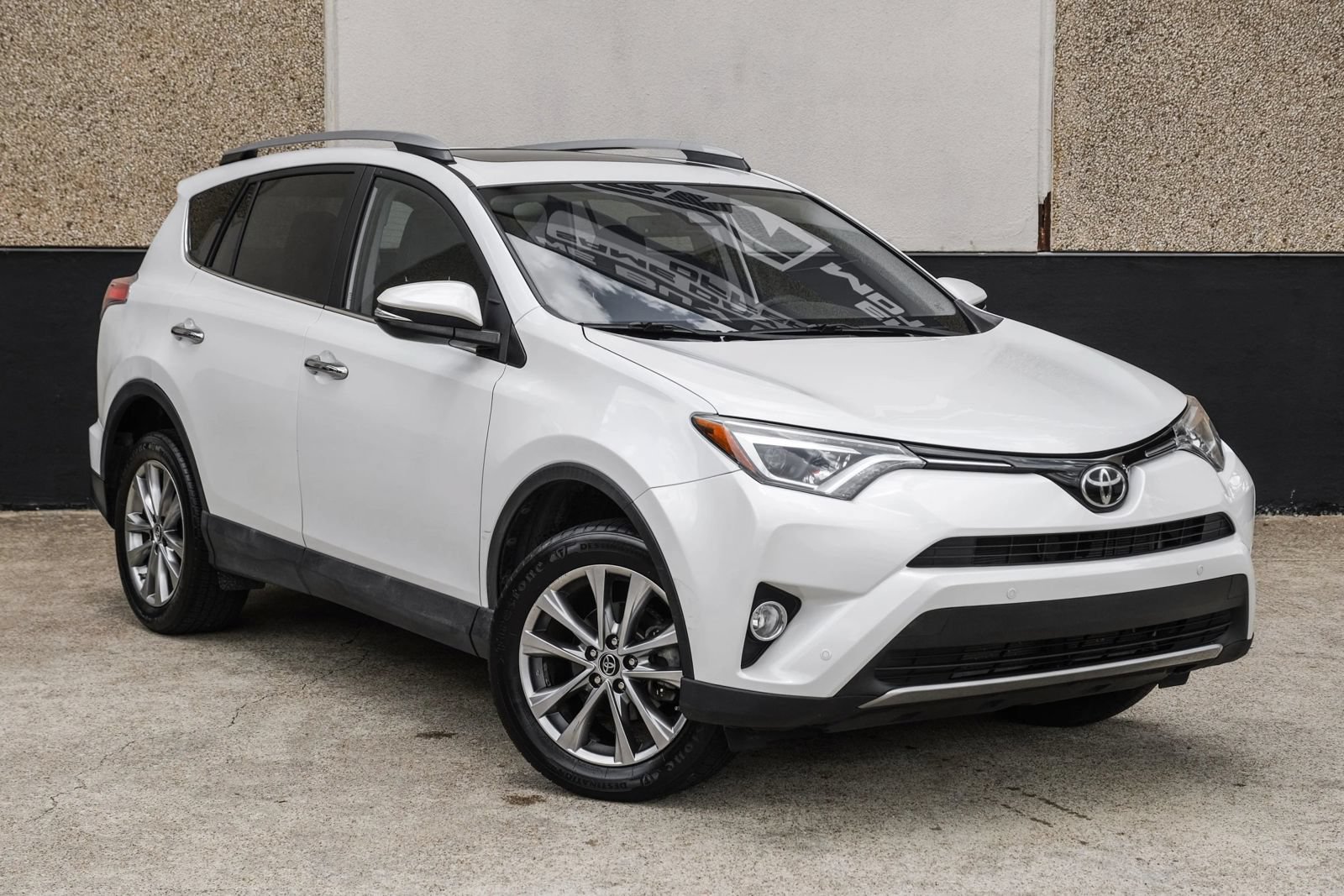 Used 2017 Toyota RAV4 Limited FWD image 6