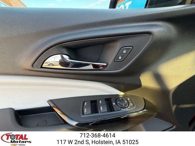 New 2026 Chevrolet Trax LT w/ Sunroof Package FWD image 16