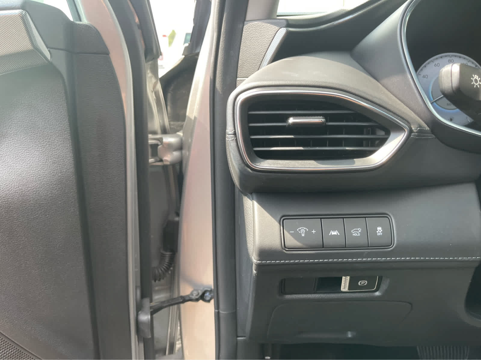 Used 2023 Hyundai Santa Fe SEL w/ Premium Package AWD/4WD image 14