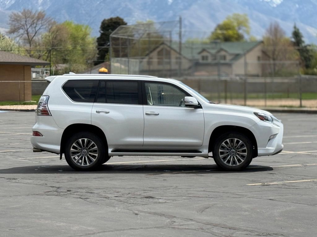 Used 2023 Lexus GX 460 Luxury w/ Off Road Package AWD/4WD image 4