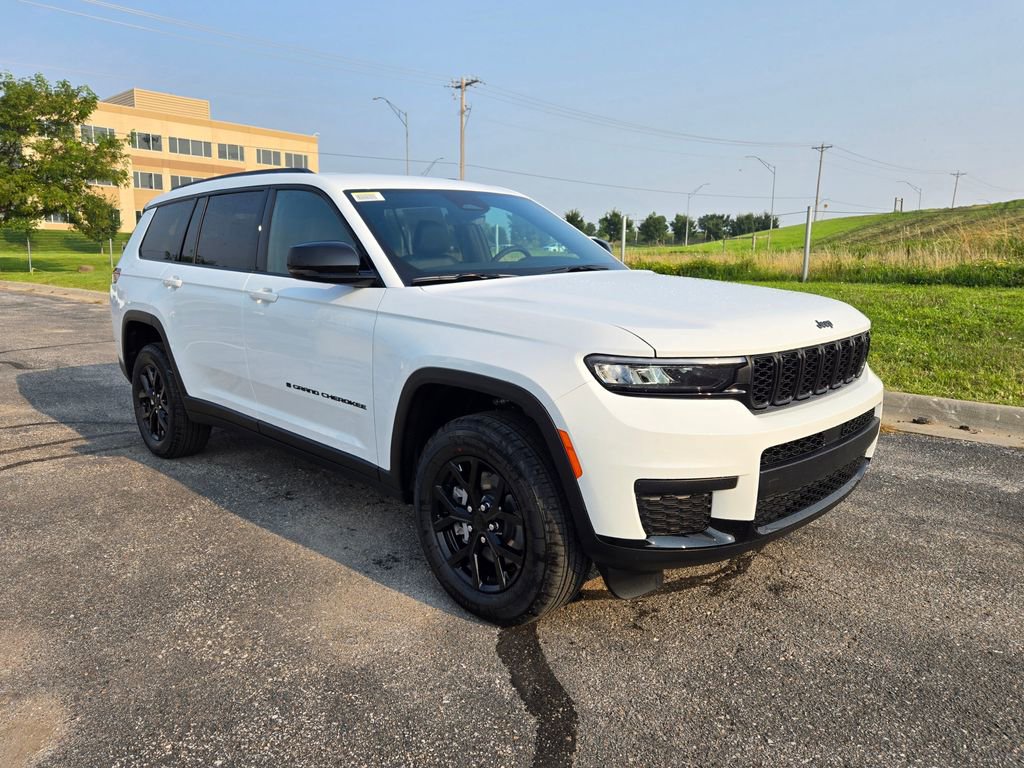 New 2025 Jeep Grand Cherokee L Laredo