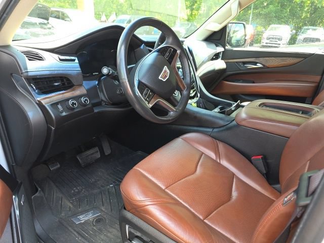 Used 2017 Cadillac Escalade ESV Luxury AWD/4WD image 15
