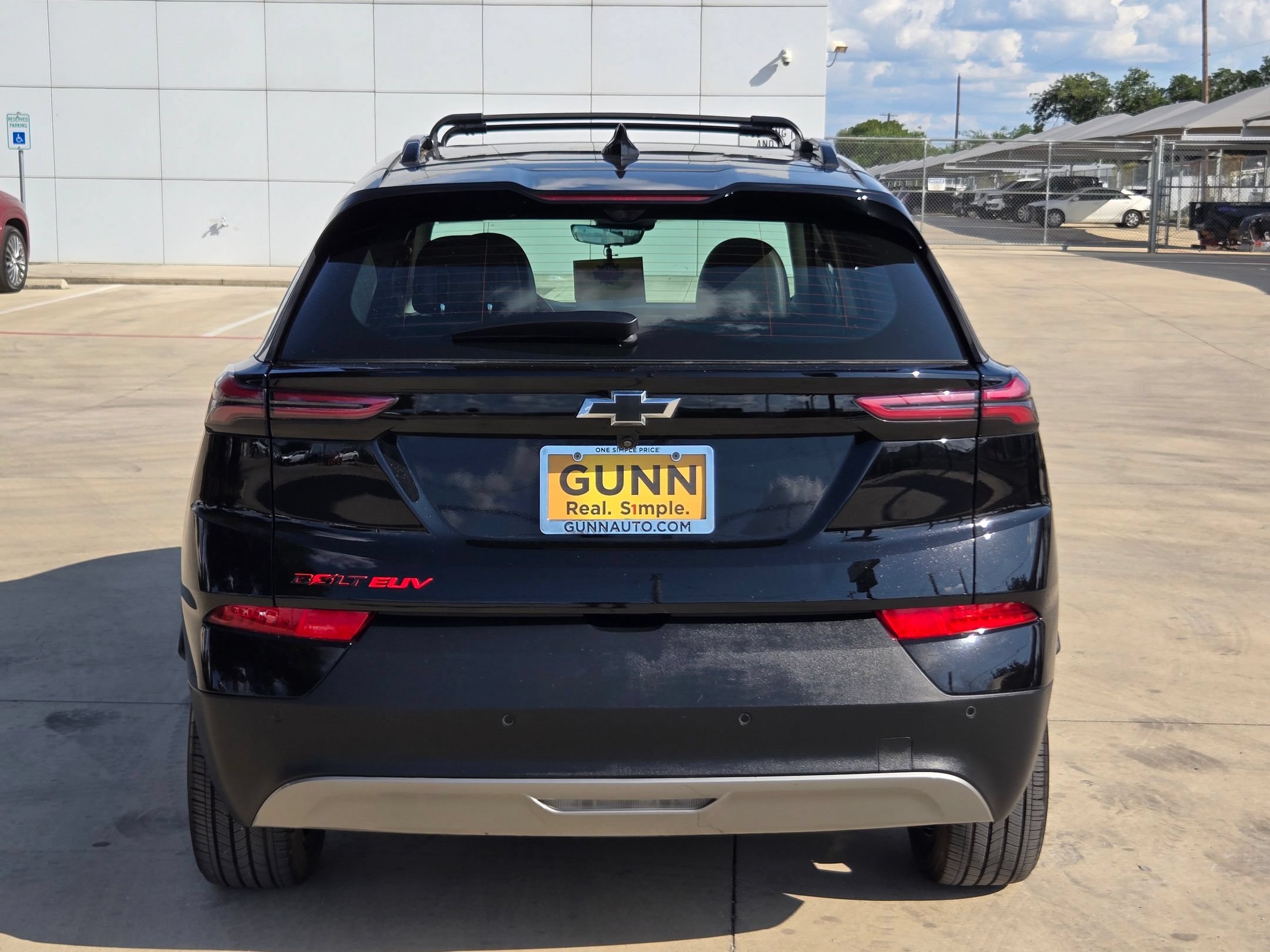 Certified 2023 Chevrolet Bolt EUV Premier w/ Sun & Sound Package FWD image 6