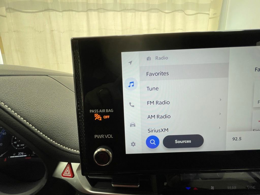 Used 2025 Toyota Sienna XSE image 28