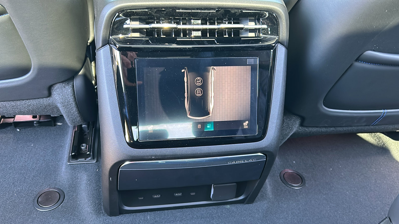 New 2025 Cadillac Escalade IQ Sport 1 w/ Smart Trailering package image 20