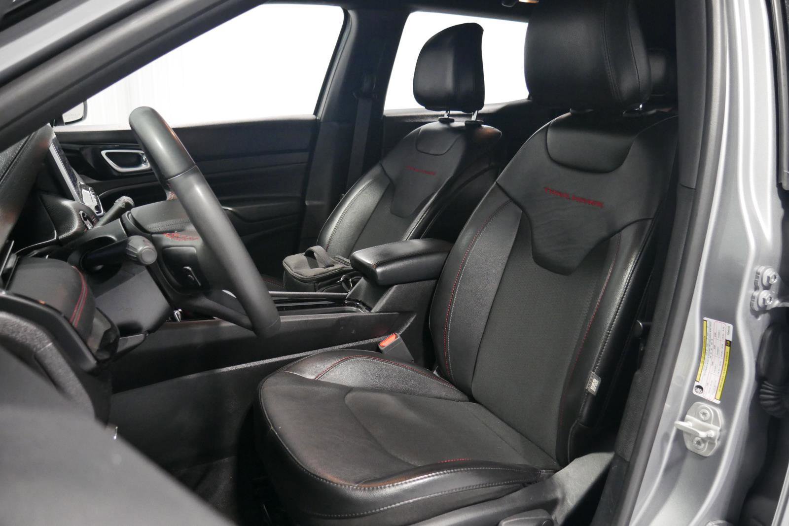 Used 2023 Jeep Compass Trailhawk image 10