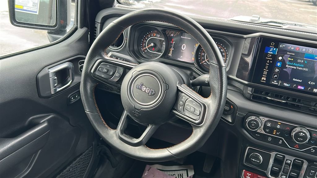 Used 2024 Jeep Gladiator Mojave w/ Technology Group image 24