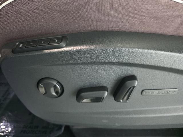 Certified 2025 Volkswagen ID. Buzz Pro S Plus AWD/4WD image 14