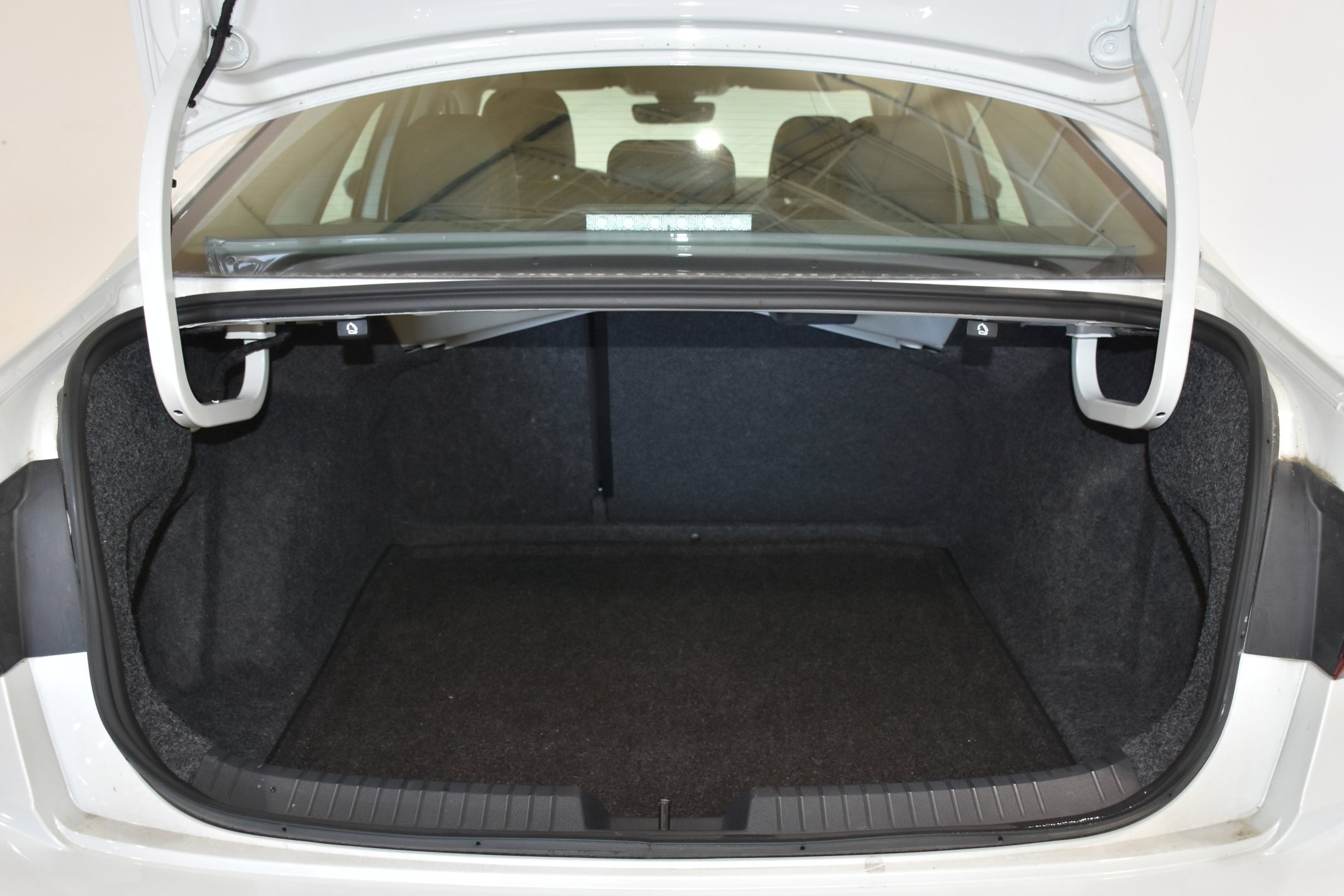 Used 2023 Volkswagen Jetta SE FWD image 31