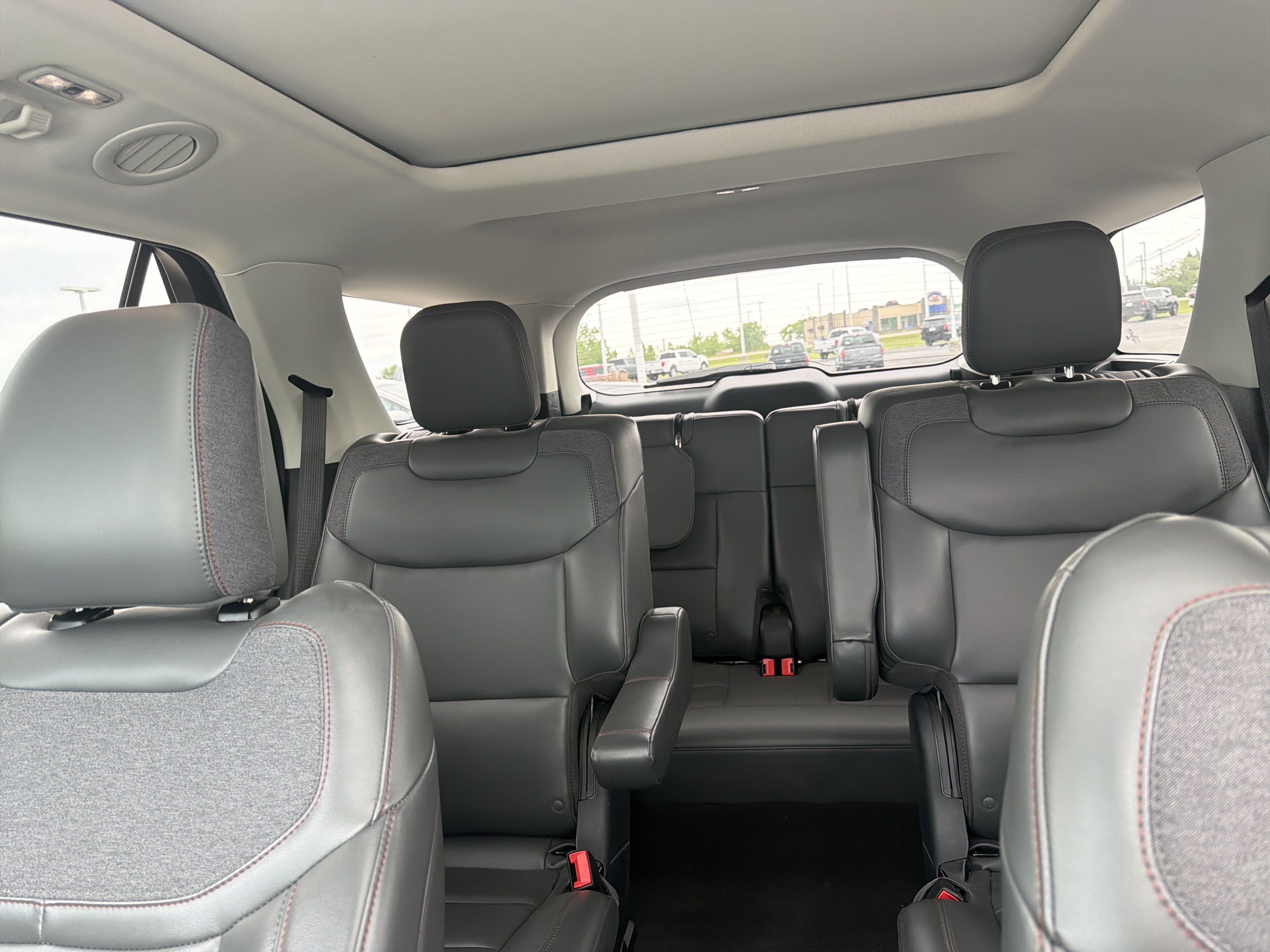 Used 2025 Ford Explorer Active w/ Active Comfort Package AWD/4WD image 47