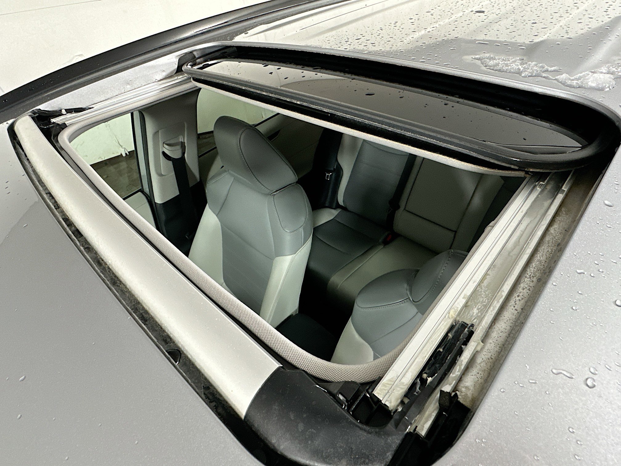 Used 2021 Toyota RAV4 XLE Premium image 20