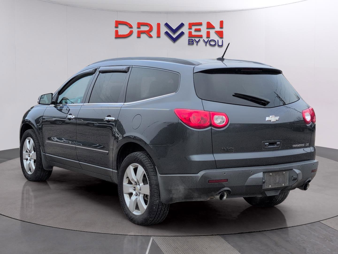 Used 2011 Chevrolet Traverse LTZ image 3