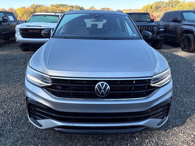 Used 2023 Volkswagen Tiguan SE R-Line AWD/4WD image 8