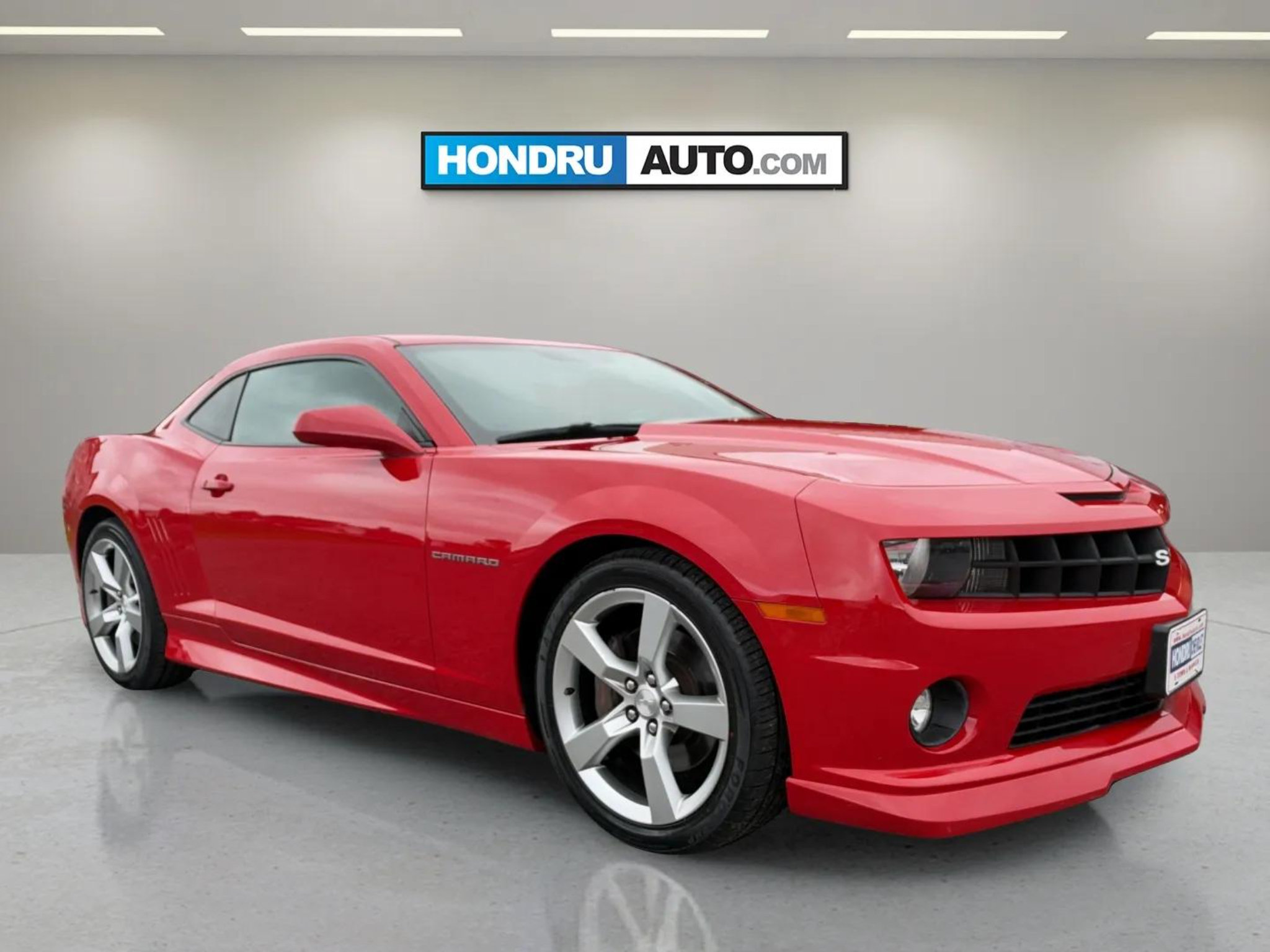 Used 2012 Chevrolet Camaro SS RWD image 2