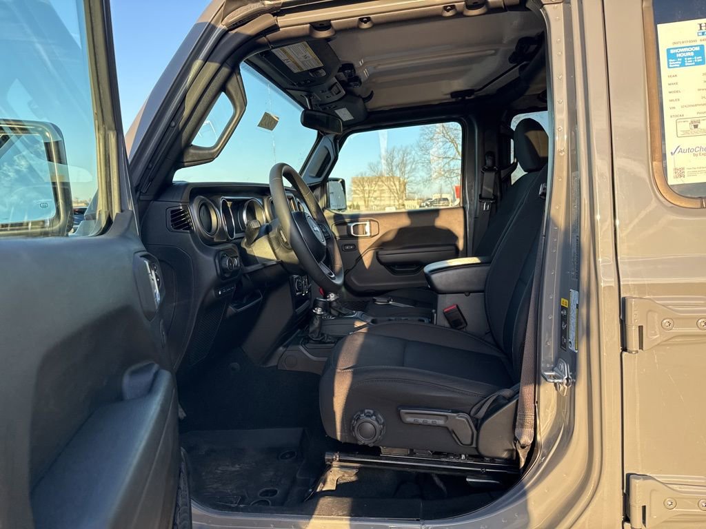 Used 2023 Jeep Wrangler Unlimited w/ Convenience Group image 33