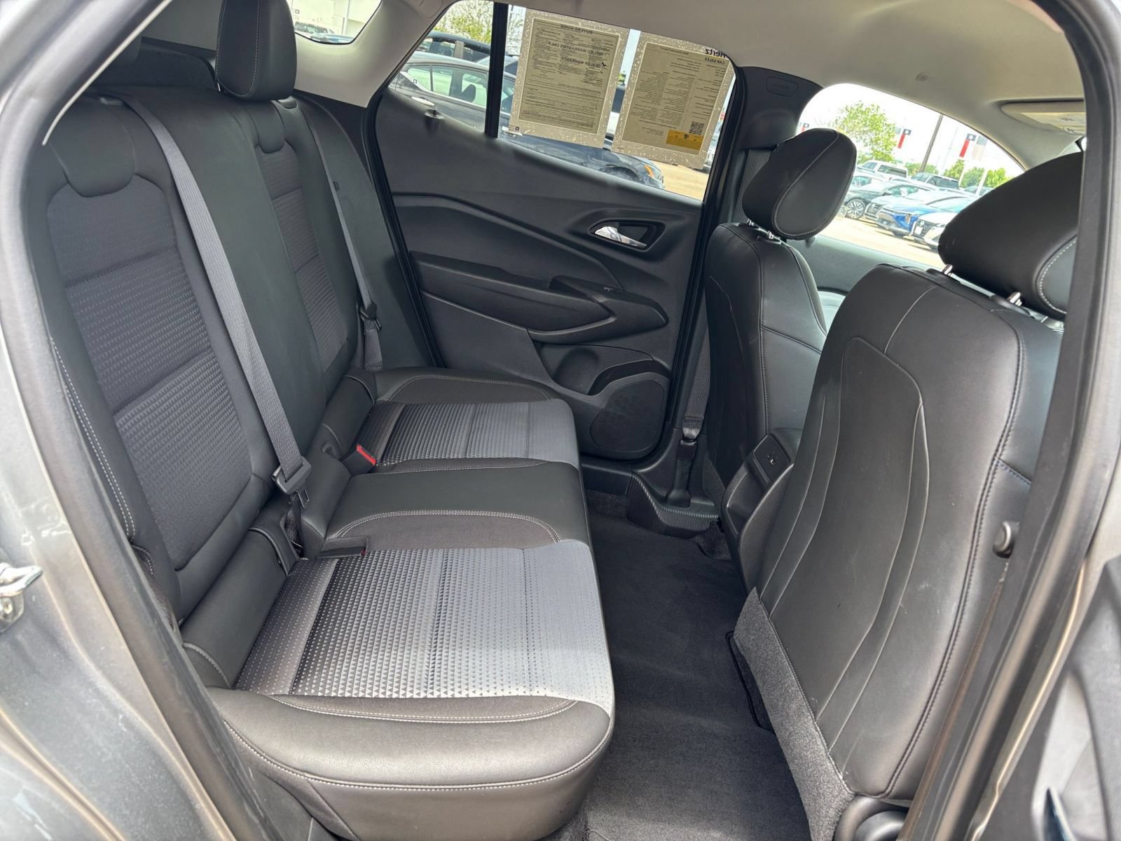 Used 2025 Chevrolet Trax LT FWD image 20