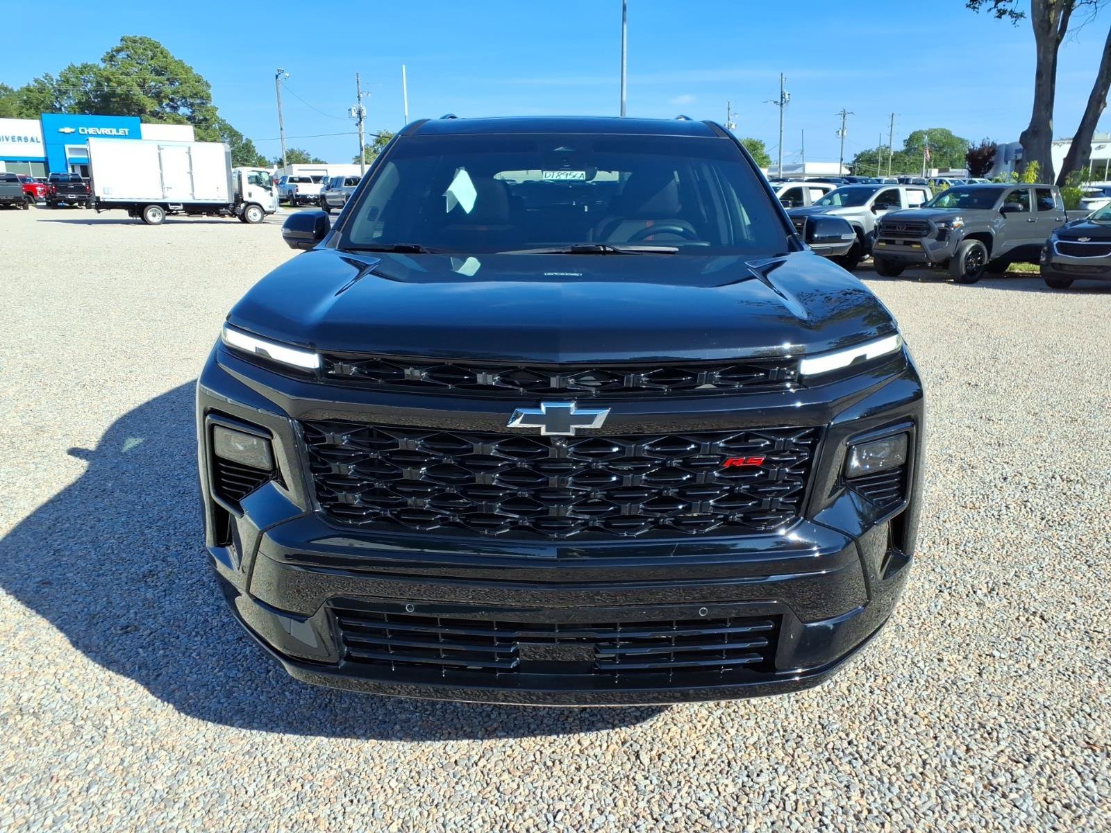 Used 2024 Chevrolet Traverse RS FWD image 2