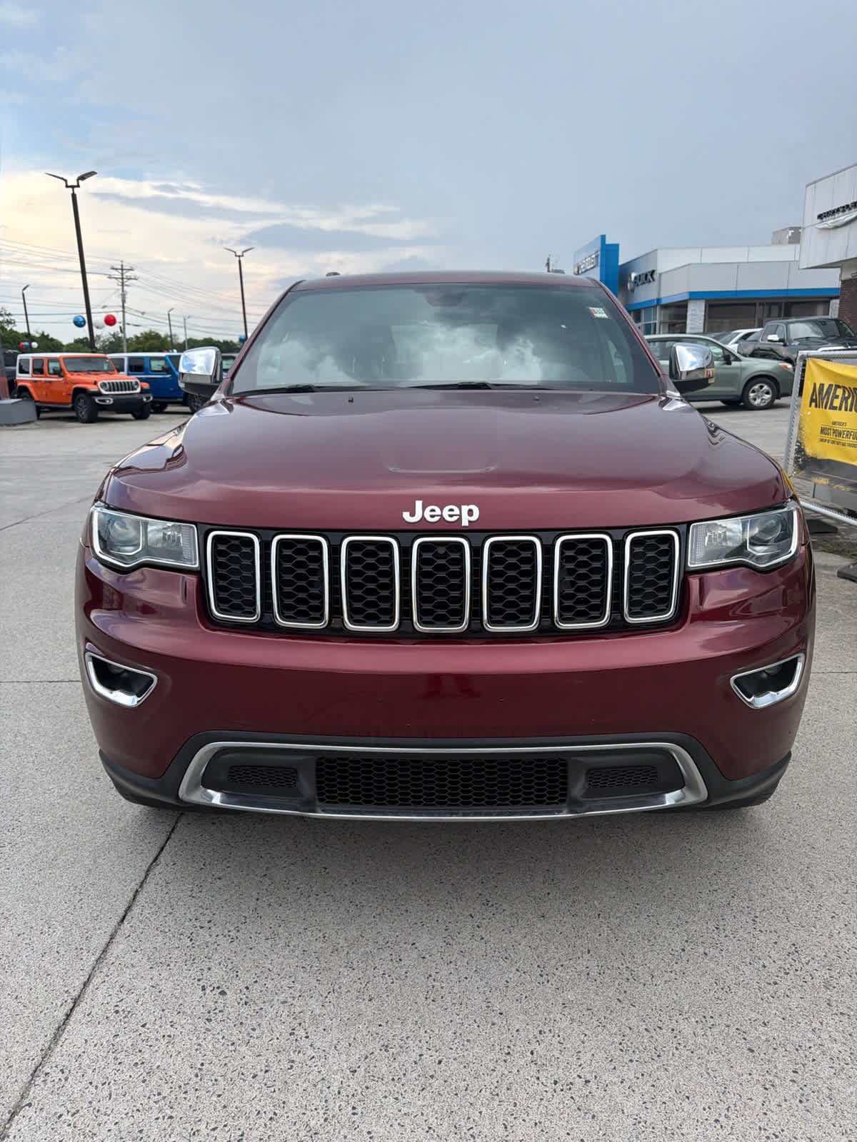 Used 2019 Jeep Grand Cherokee Limited AWD/4WD image 3