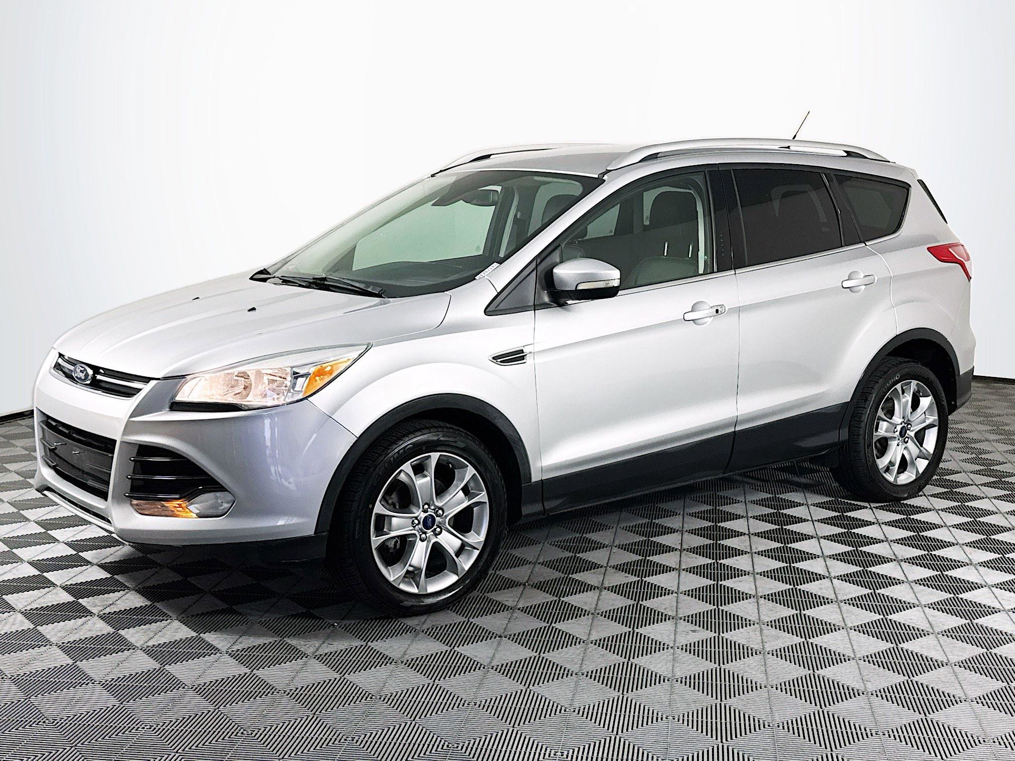 Used 2016 Ford Escape Titanium image 4