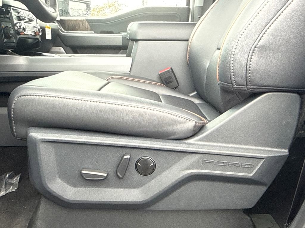New 2026 Ford F250 Lariat w/ Black Appearance Package image 9