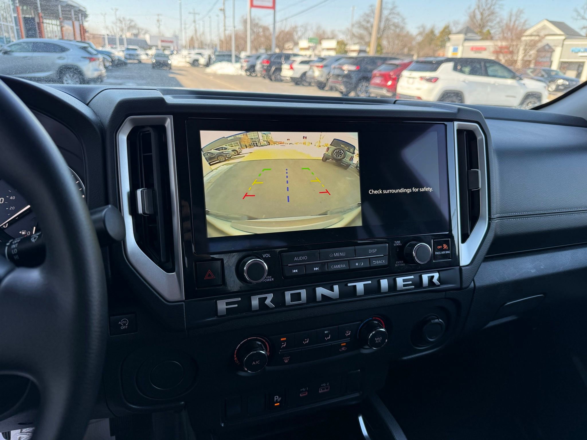 Used 2025 Nissan Frontier SV image 40