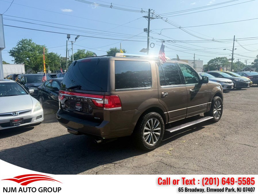 Used 2015 Lincoln Navigator 4WD image 3