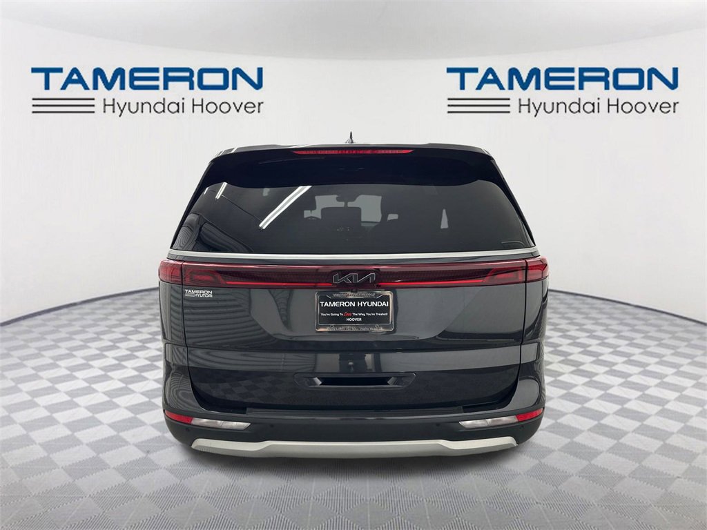 Used 2022 Kia Carnival LX image 4