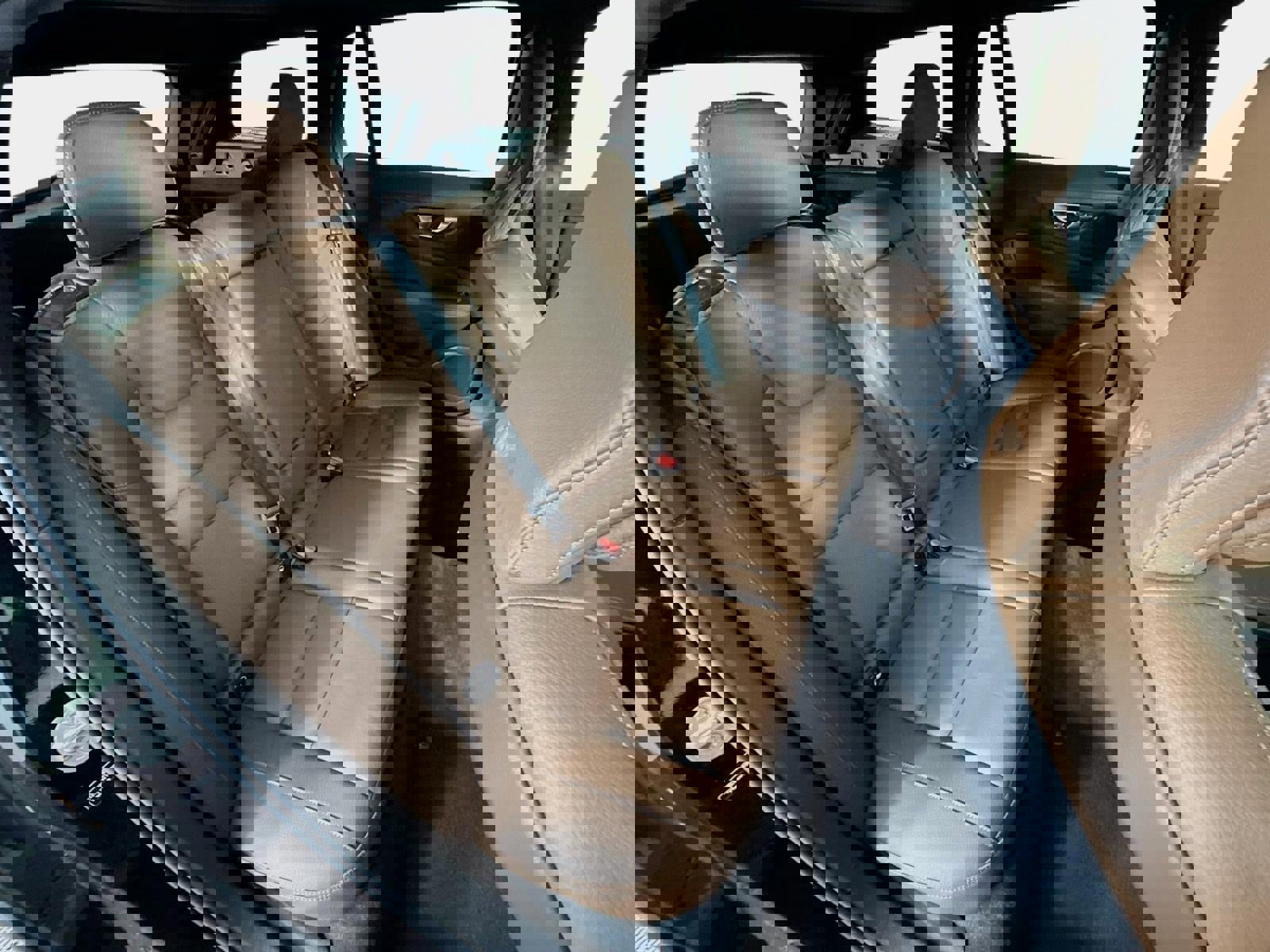 Used 2025 Volvo V60 B5 Cross Country Plus image 29