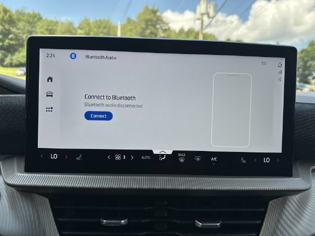 Used 2025 Ford Explorer Active AWD/4WD image 21