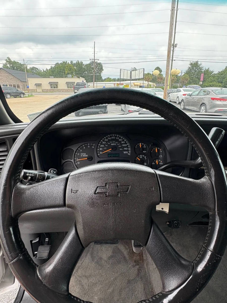 Used 2004 Chevrolet Avalanche image 10