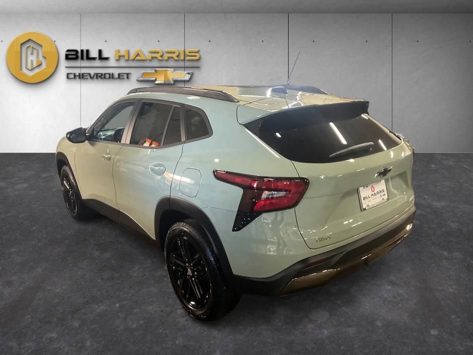 Used 2025 Chevrolet Trax ACTIV FWD image 12