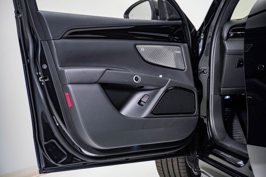 Used 2023 Maserati Grecale Modena AWD/4WD image 25