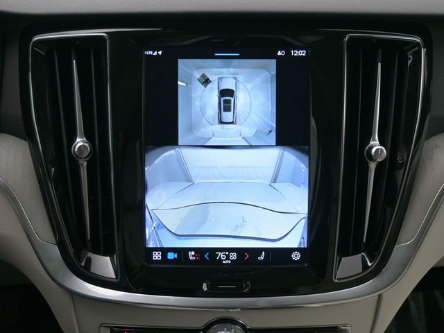 Used 2024 Volvo V60 B5 Cross Country Plus image 21