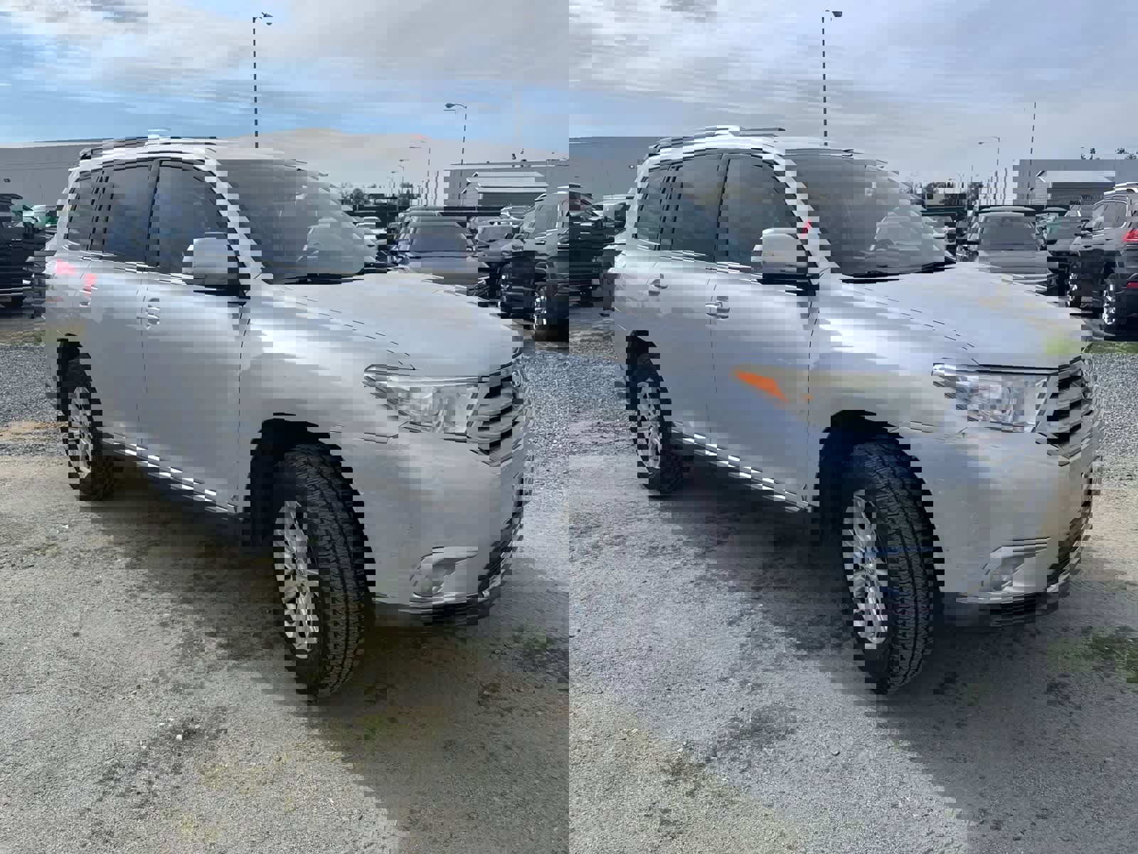 Used 2013 Toyota Highlander Plus image 3