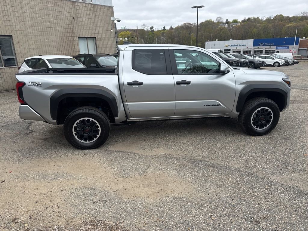 Used 2024 Toyota Tacoma TRD Off-Road AWD/4WD image 8