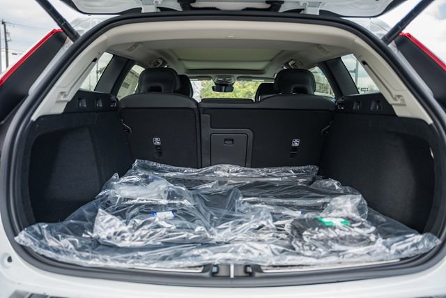 New 2026 Volvo V60 B5 Cross Country Plus w/ Protection Package Premier image 10