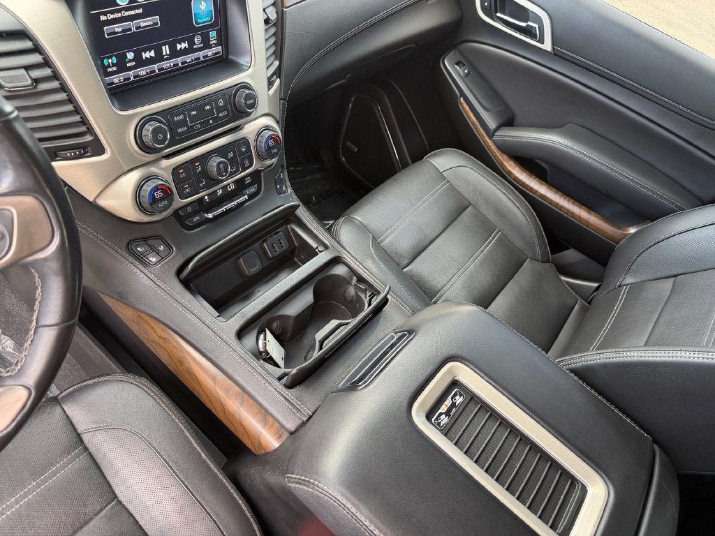 Used 2019 GMC Yukon Denali w/ Denali Ultimate Black Edition AWD/4WD image 19