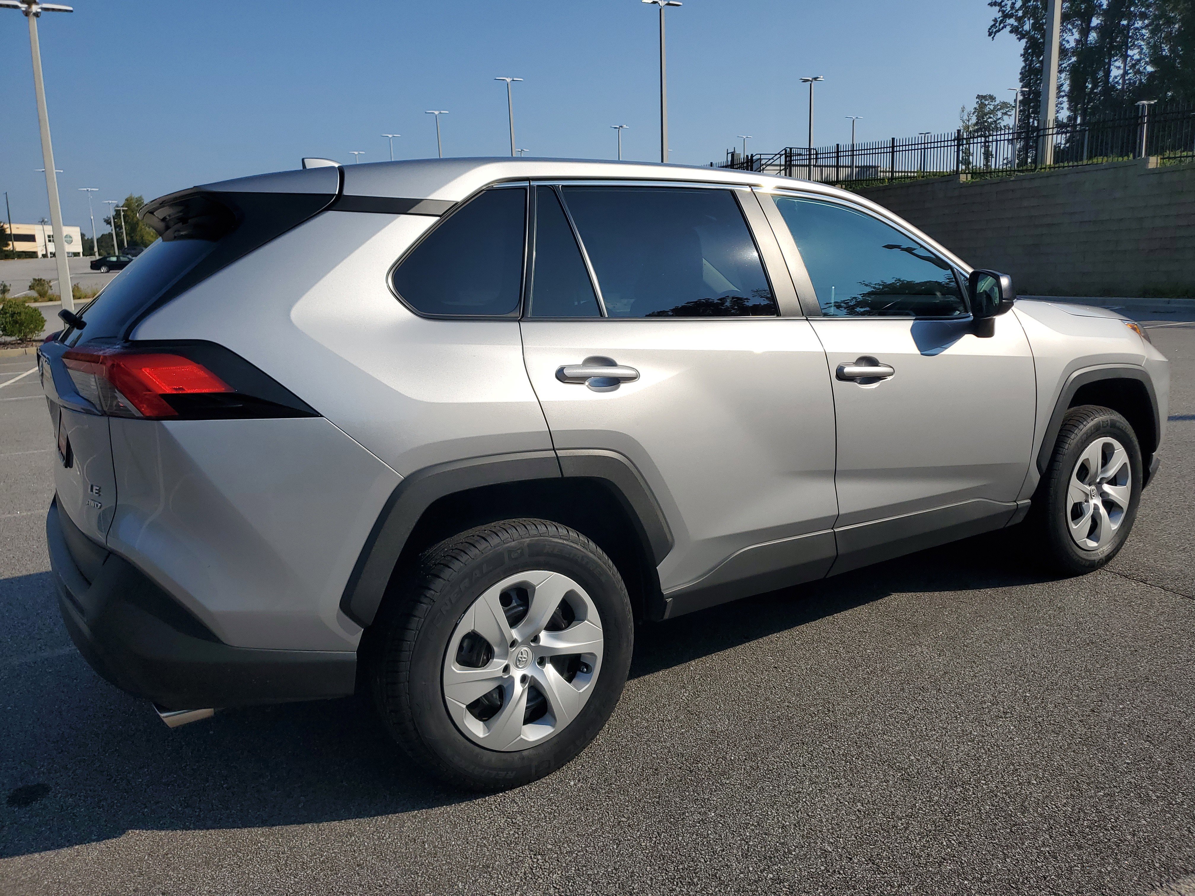 Used 2024 Toyota RAV4 LE image 6